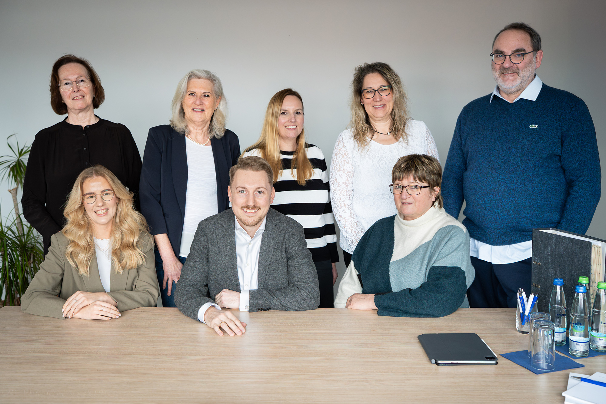 Gruppenbild aller Mitarbeitenden